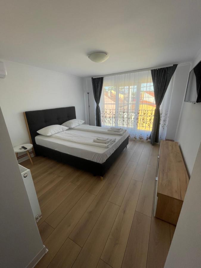 Paulaapartment&Rooms Oradea Exterior photo