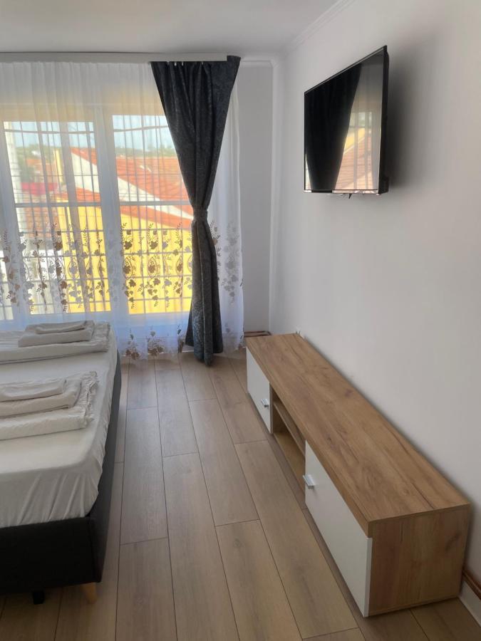 Paulaapartment&Rooms Oradea Exterior photo